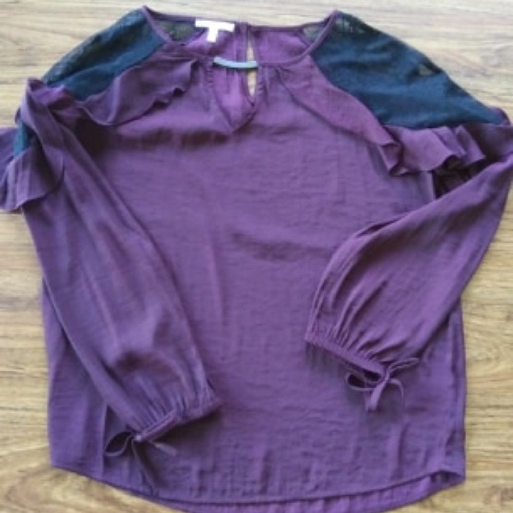 Maurices Dressy top-SO MANY DETAILS!